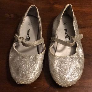 Smartfit Toddler Size 9.5 silver sparkly flats